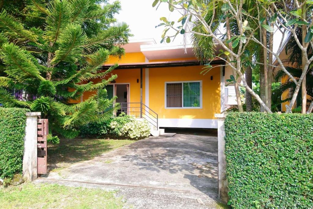 Little Yellow House- Aonang Ao Nang Luaran gambar