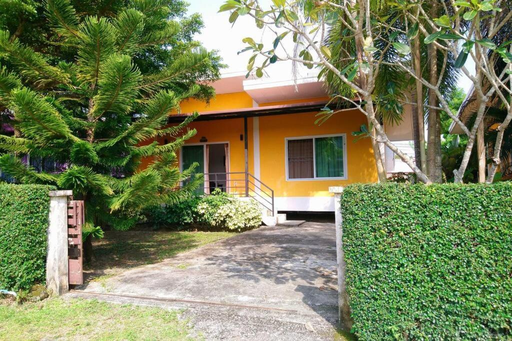 Little Yellow House- Aonang Ao Nang Luaran gambar